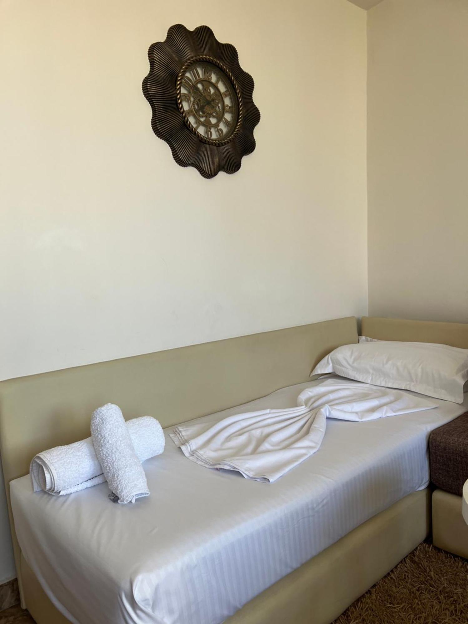 Tirana Center Tourist Apartment Exteriör bild
